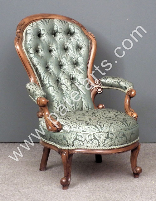 Wooden Antique Design Chair